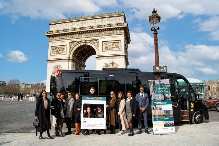 Luxury Paris: Gourmet Minibus Tour with Wine & Sightseeing!