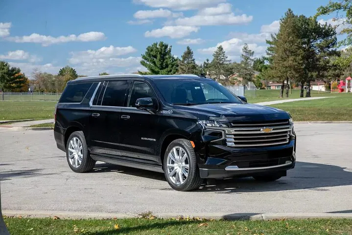 Luxury Mississauga-Toronto Transfer: Ride in Style & Comfort!