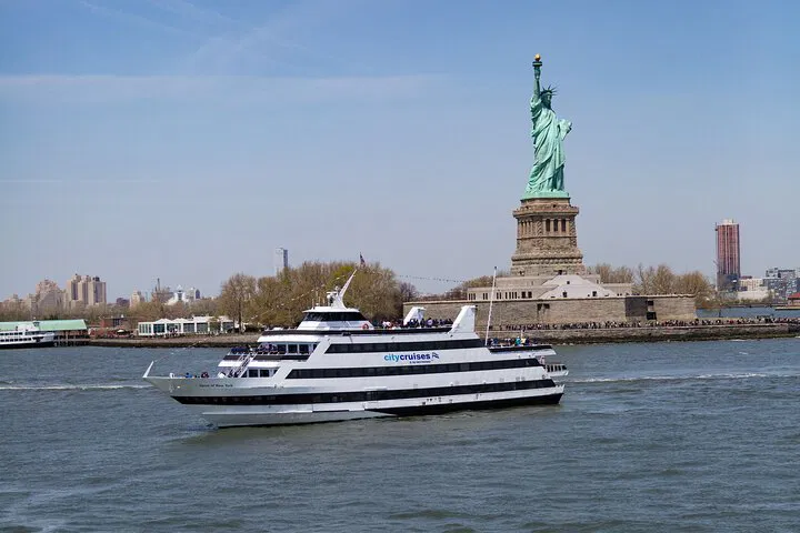 NYC Lunch Cruise: Savor Iconic Views & Delicious Bites!