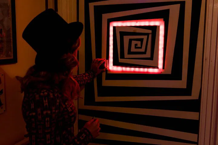Unlock Glasgow's Mysteries: Magicians Heist Escape Room Adventure!