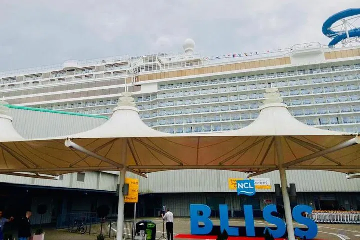 Seamless Southampton to East London Transfer: Private Port Experience