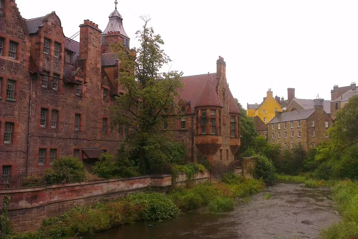 Uncover Edinburgh's Hidden Gems: A Personalized Walking Adventure
