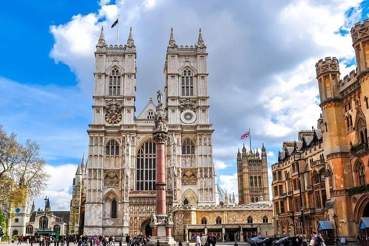 London's Top 30 Sights: Premium Blue Badge Guided Tour