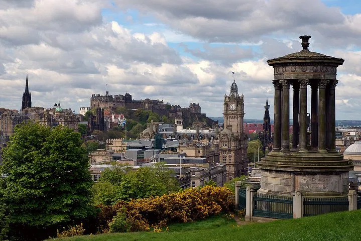 Edinburgh's Royal Grandeur: An Immersive City & Castle Tour