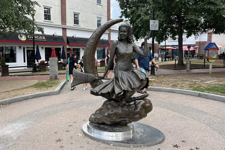 Salem Witch Tour from Boston: Train & Walking Tour