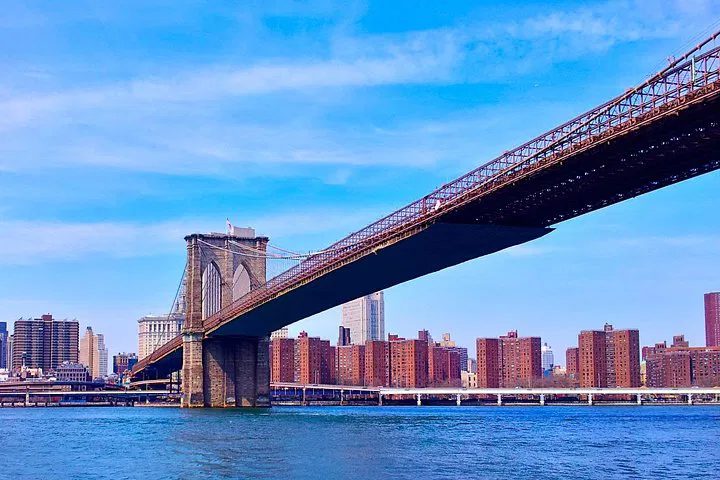 Brooklyn Bridge & DUMBO: An Unforgettable Guided Walk!