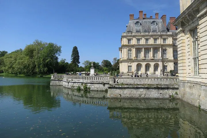 Fontainebleau Castle: Private Tour from Paris