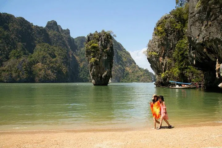 Phang Nga Bay Adventure: James Bond Island, Canoeing & Big Boat Trip!