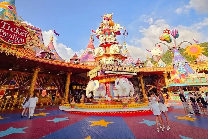 Phuket: Carnival Magic Show, Dinner & Entry Tickets