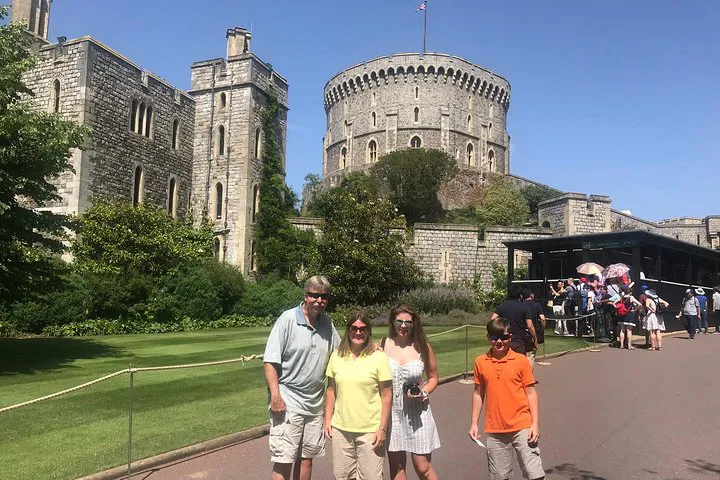 Windsor Castle & Runnymede: Private London Taxi Tour