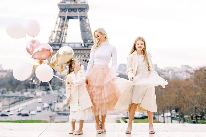 Capture Parisian Charm: Private Eiffel Tower Photo Session