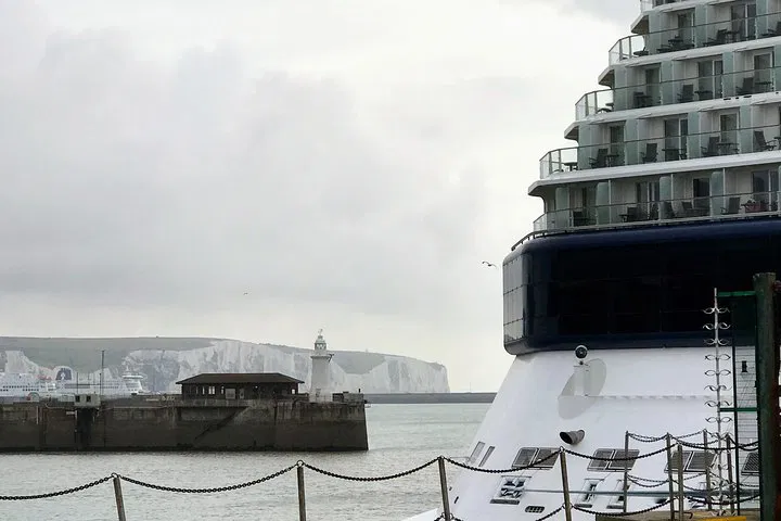 Stress-Free Dover & London Transfers: Your Cruise Connection!