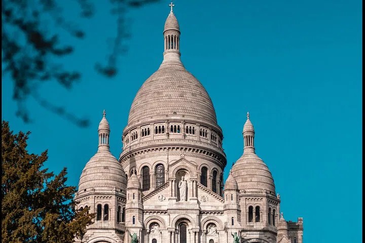 Unveiling Montmartre's Bohemian Heart: A Guided Parisian Chronicle