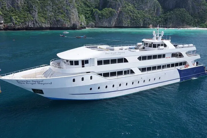 Luxury Phi Phi Islands Tour from Phuket by Big Boat