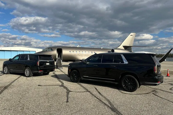 Luxury Private Transfer: Ronald Reagan Airport (DCA) to Washington D.C.