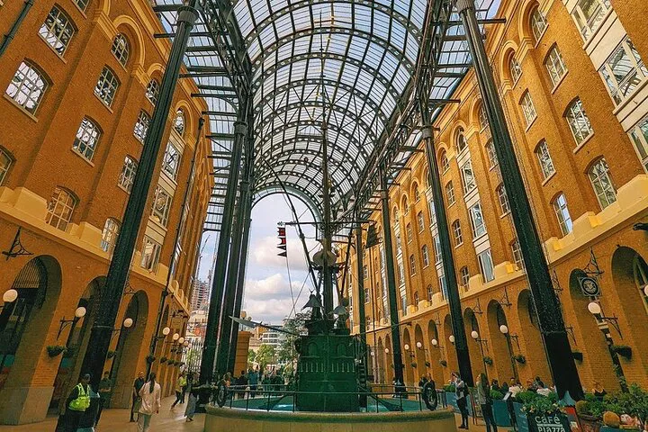 Uncover London's Secrets: An Interactive Treasure Hunt Adventure