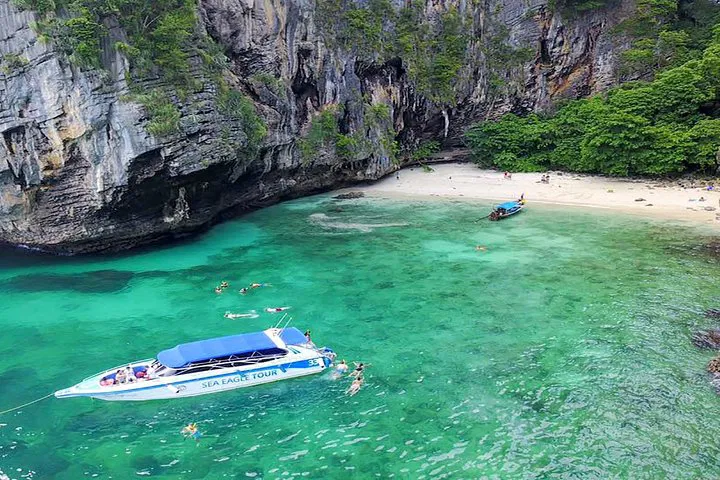 Phi Phi Islands Adventure: Krabi's Thrilling Speedboat Escape