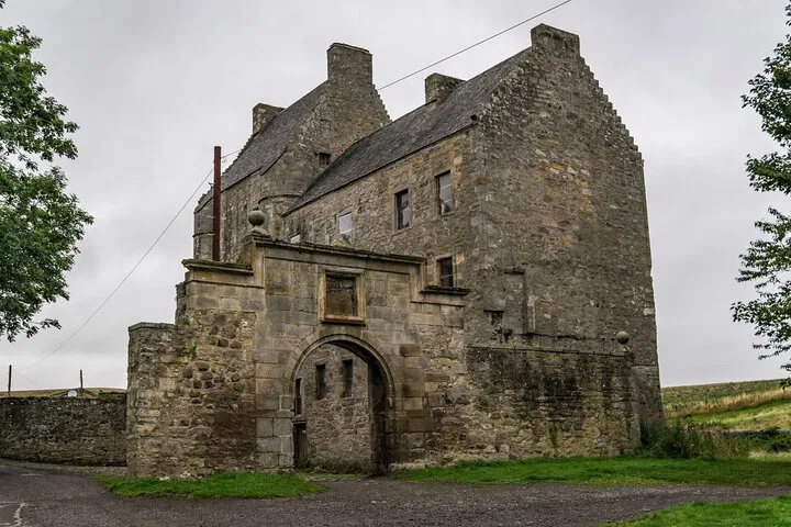 Relive Outlander: Glasgow to Castle Time-Travel Adventure