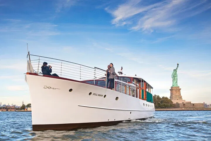 Sunset Spectacle: NYC Cruise from Chelsea Piers
