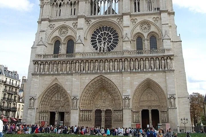 Unveiling Parisian Charm: Notre Dame & Île de la Cité Walking Tour