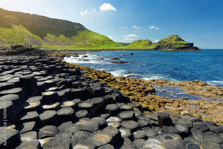 Uncover Giants Causeway and Belfast's Charm: A Private Tour Experience
