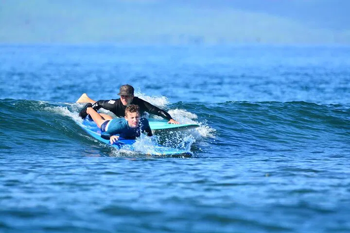 Ride the Waves: Group Surf Lessons in Maui's Paradise