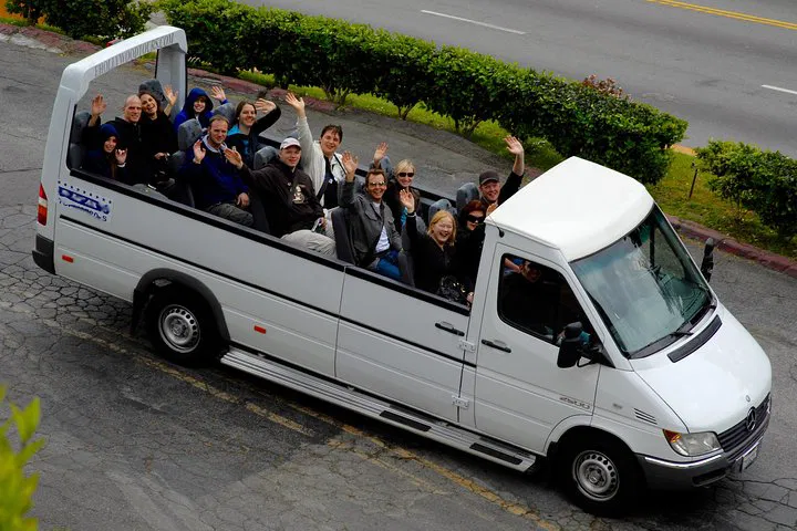 Hollywood Open Bus Tour: See Celebrity Homes & More!