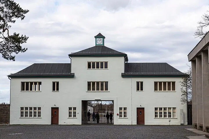 Sachsenhausen Memorial: Reflect on Nazi History & Soviet Legacy