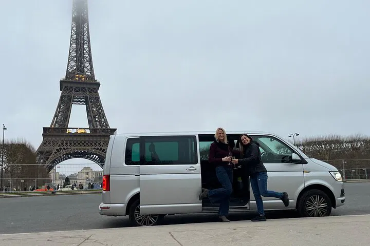 Paris Minivan Tour: Discover Iconic Landmarks & Hidden Gems
