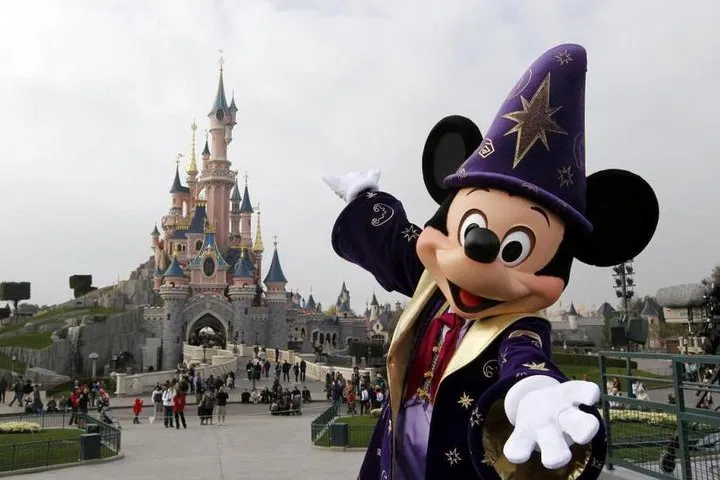 Stress-Free Departure: Private Disney to Charles de Gaulle Airport Transfer
