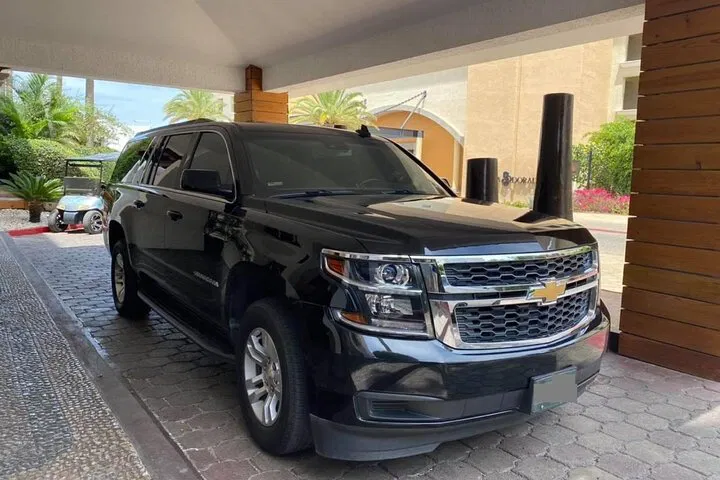 LGB Airport to Universal Studios: Private Round-Trip Transfer