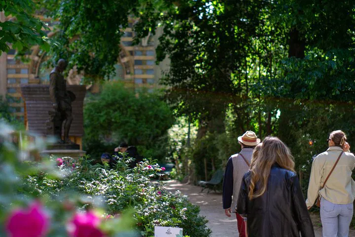 Uncork Paris' Past: A Wine Tasting Journey Through Saint-Germain-des-Prés