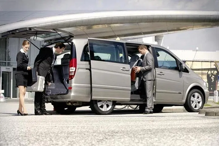 Stress-Free Antibes Departure: Private Transfer to Nice Airport