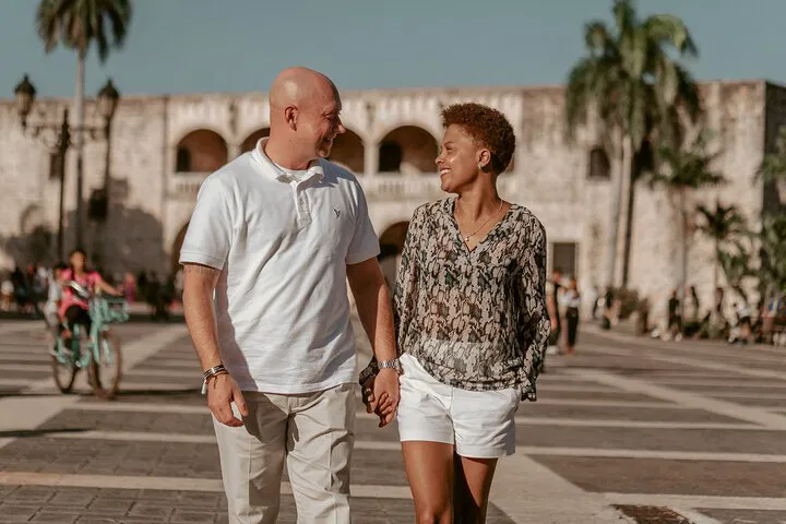 Capture Marseille's Charm: Personalized Photo Shoot Experience