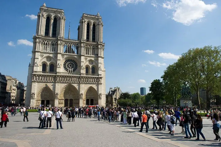 Discover Paris: An Exclusive 3-Hour Private Walking Tour