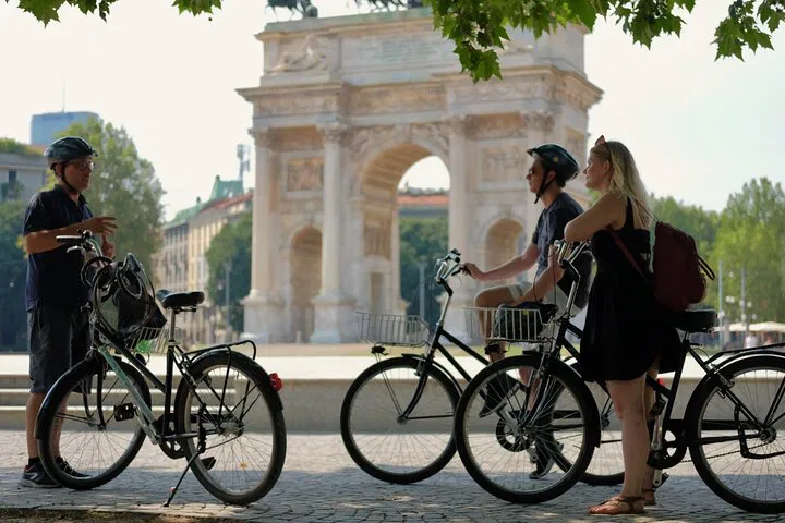 Milan Bike Tour: Uncover Hidden Gems & Iconic Landmarks