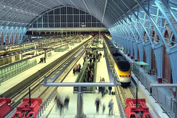 Effortless London Arrival: Private Transfer from St. Pancras Eurostar
