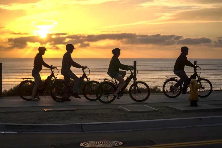 Coastal Cruising: Solana Beach to Moonlight Beach E-Bike Adventure!