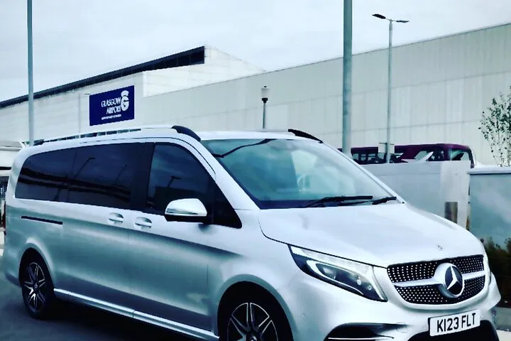Effortless Edinburgh Arrival: Private Glasgow Airport Transfer