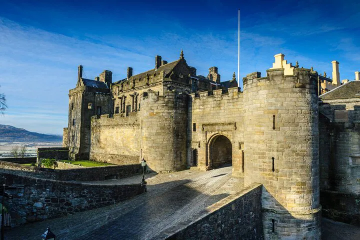 Uncover Loch Lomond & Stirling Castle: A Scottish Adventure from Glasgow