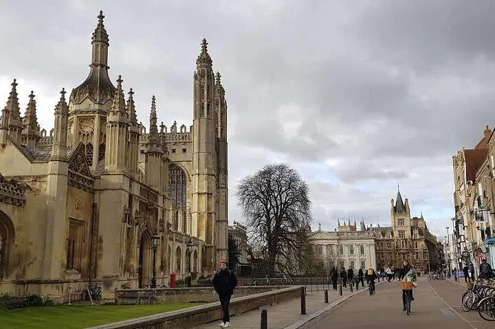 Uncover Cambridge's Secrets: A Personalized Historical Walking Tour