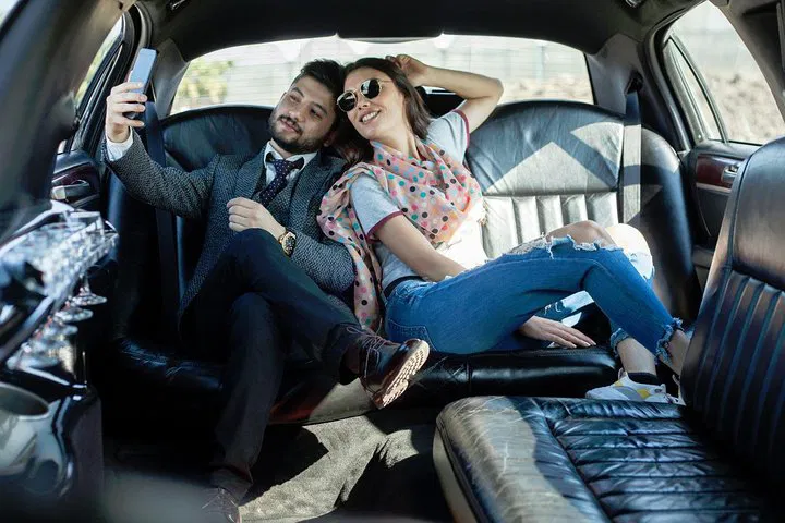 NYC Luxury Arrival: Limousine Airport Transfers for VIPs