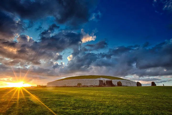 Boyne Valley & Trim Castle: Private Day Tour from Dublin
