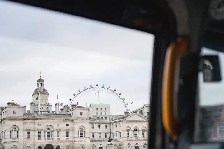 London Black Cab Tour: Uncover Iconic Sights in Style!