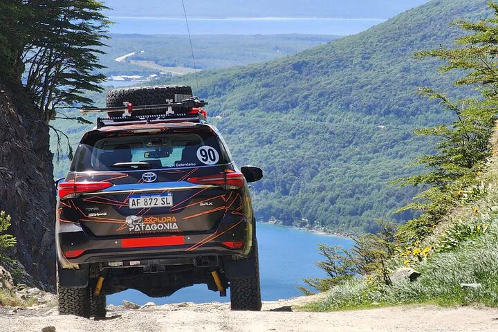 Unleashed Adventure: 4x4 Expedition to Escondido & Fagnano Lakes