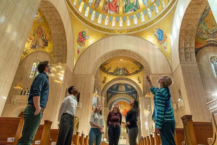 Discover D.C.'s Hidden Gems: A Private Contrast Tour