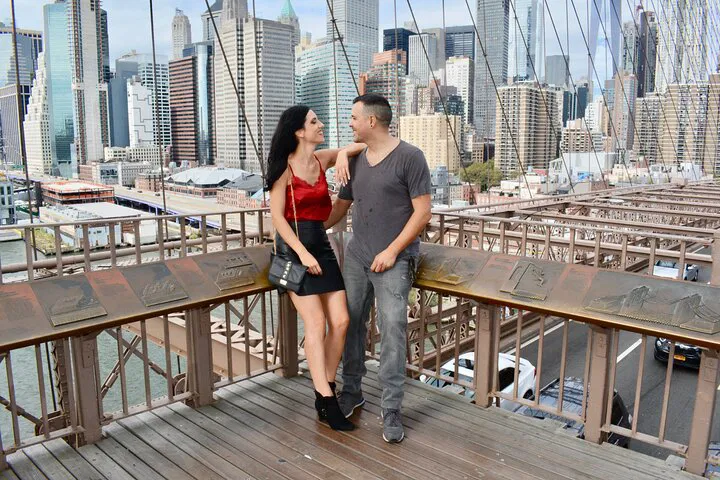 Iconic Brooklyn Bridge & DUMBO: A Personalized Photo Adventure