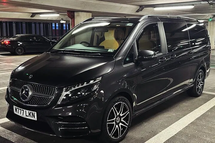 Luxury Ride: Heathrow to Central London Private Transfer