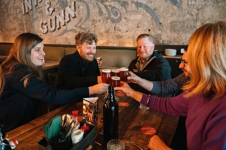 Edinburgh's Culinary Secrets: A Taste & Tour Adventure