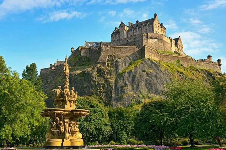 Edinburgh: Luxurious Private Tour in Premium Minivan